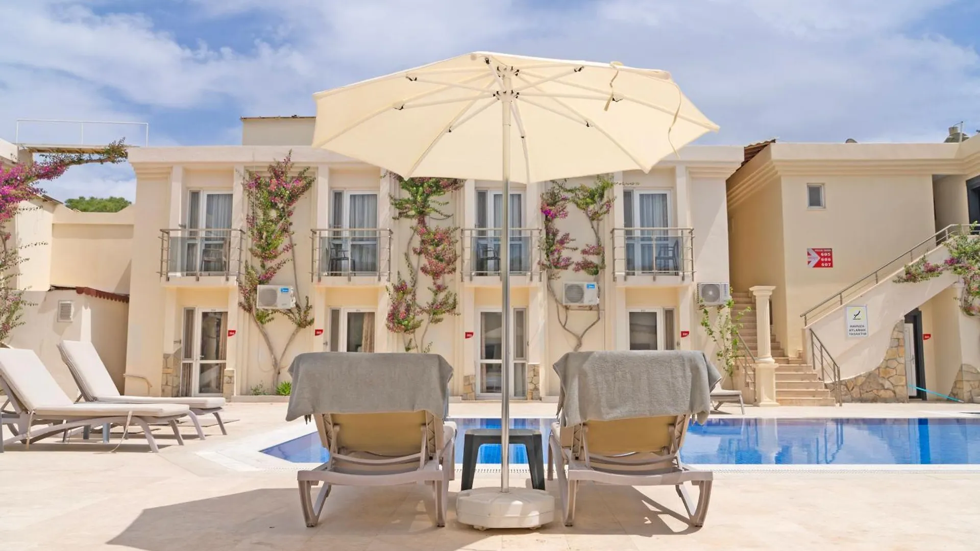 Oemer Aybak Beach Hotel Bodrum 2*,